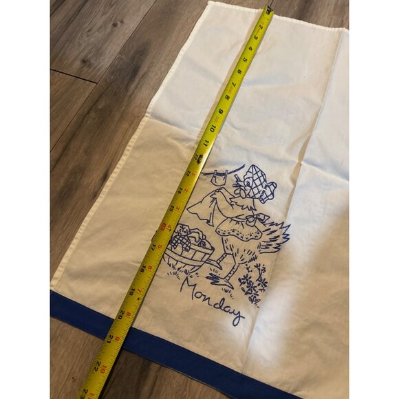 Vintage Embroidered "Monday" Chicken Laundry Kitchen Towel Cotton - Picture 2 of 5